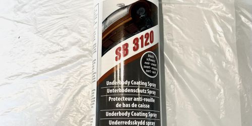 TEROSON SB3120 - Alvázvédő spray 500ml A fekete kaucsuk bázisú alvázvédő-spray mindenekelőtt a nehezen hozzáférhető helyek kezelésére és járműalvázak védelmének kijavítására használatos. Az anyag PVC bitumen/kaucsuk , kaucsuk/gyanta alapozásokra is felvihető. 2900Ft